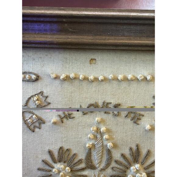 VTG Candlewick Embroidery “He Loves Me He Loves Me Not” Sampler Framed Art - Picture 4 of 8
